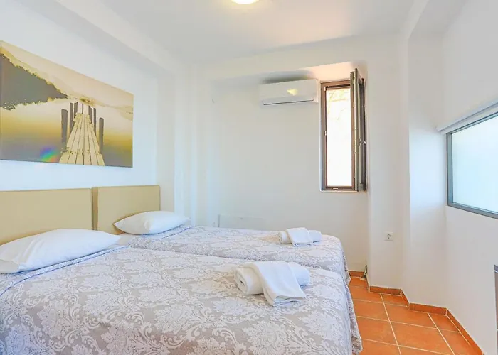 Kalma Exi * Nea Moudania